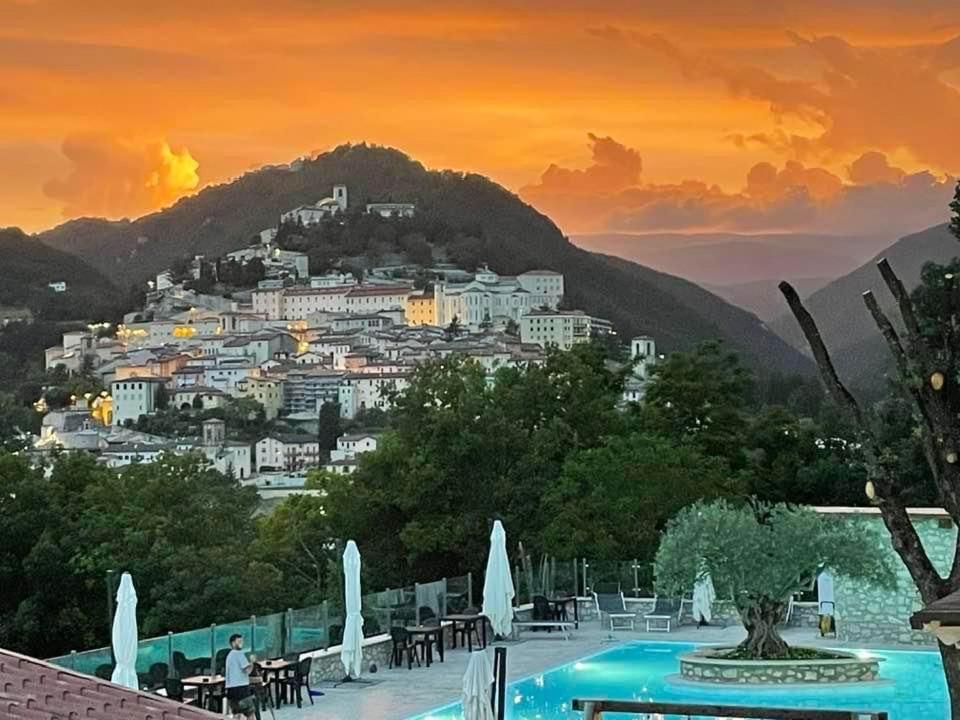 Hotel Gans กาสเชีย ภายนอก รูปภาพ